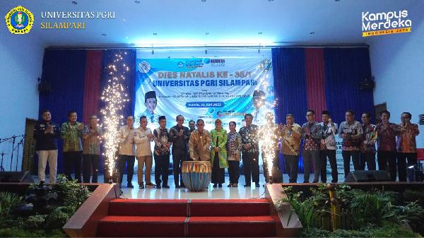 PUNCAK ACARA DIES NATALIS UNIVERSITAS PGRI SILAMPARI